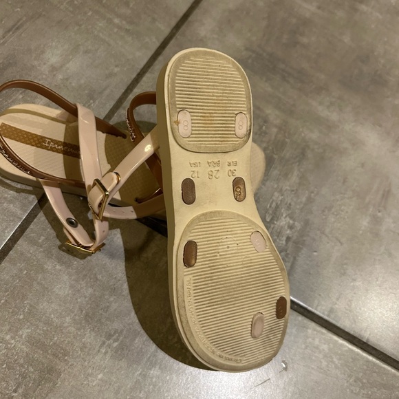 Girls Gold Ipanema Sandal - Picture 3 of 3